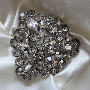 Vintage Heart Rhinestone Brooch – Mid-Century Sparkle with a Story 💎